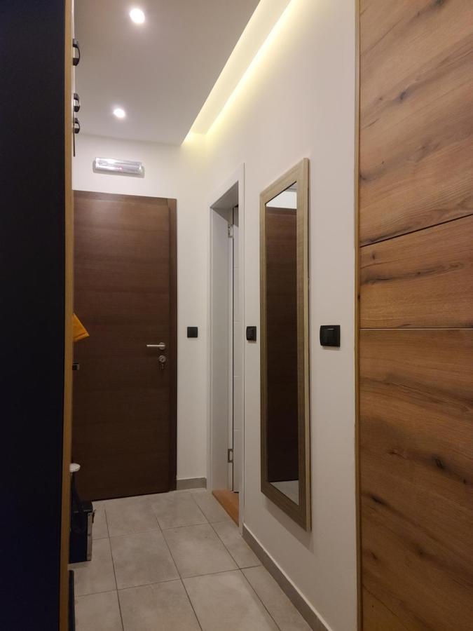 Milmari & N Lux 90 *