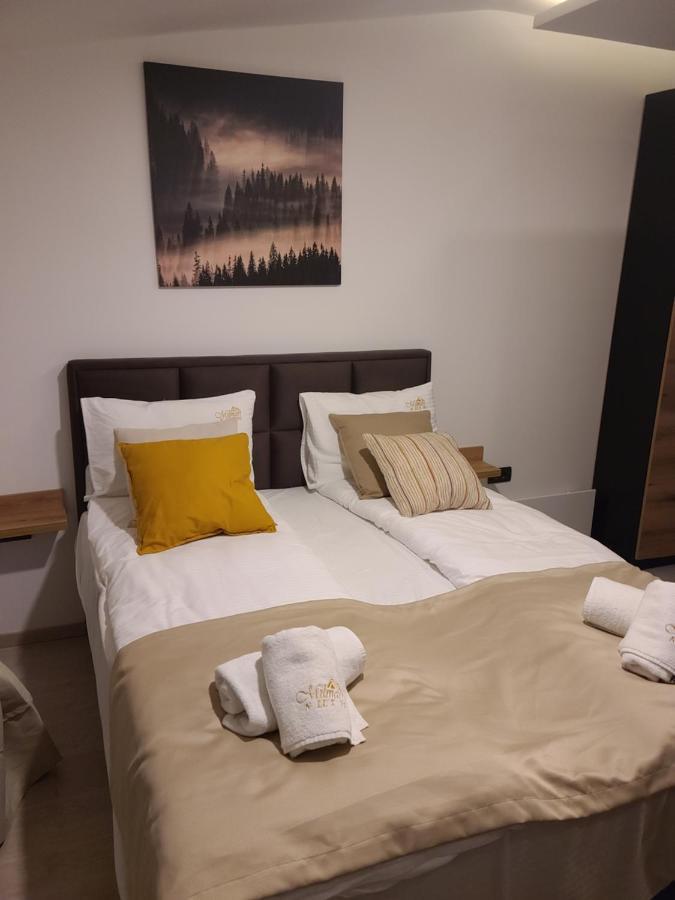 Milmari & N Lux 90 *